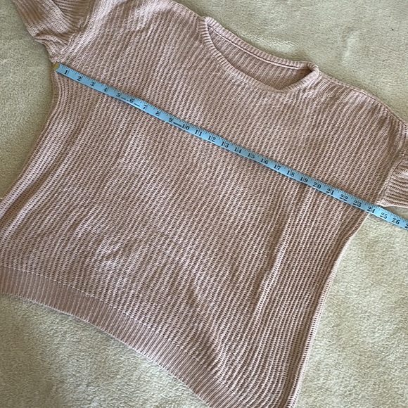 Brandy Melville summer knit sweater in rose pink - Picture 4 of 10